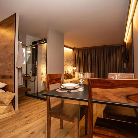 Whispering Pines Apartment *